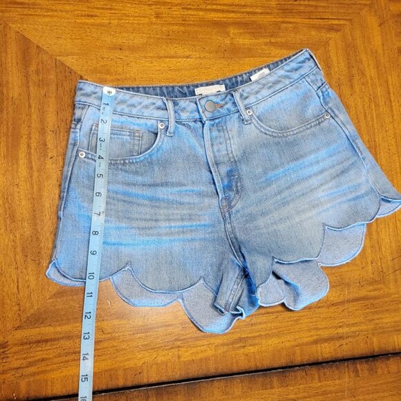 H&M Light Blue Scalloped Button Fly Denim Shorts - Picture 8 of 10